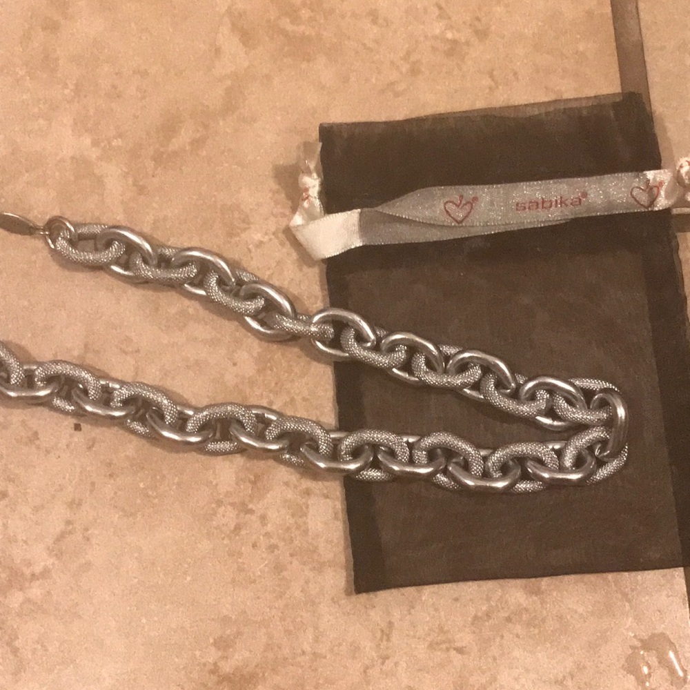 Sabika chain necklace